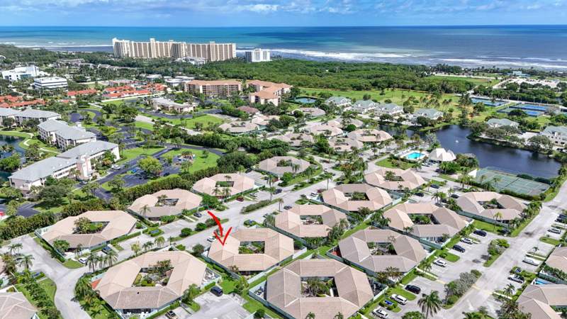 2 bedroom Villa at 1127 E Seminole Avenue #15D, Bella Vista, Jupiter — photo 4