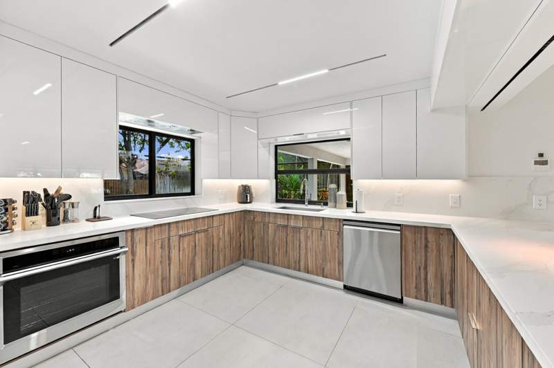 4 bedroom Single Family Residence at 2537 NW 116th Terrace, Coral Springs Country Club West, Coral Springs — photo 4