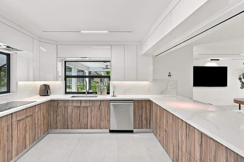 4 bedroom Single Family Residence at 2537 NW 116th Terrace, Coral Springs Country Club West, Coral Springs — photo 3