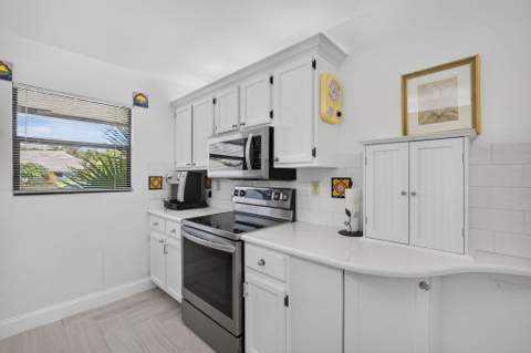 1127 E Seminole Avenue #15D, Jupiter FL - photo 15 of 43