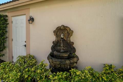 8058 Murano Circle, Palm Beach Gardens FL - photo 11 of 67