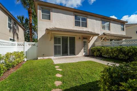 8058 Murano Circle, Palm Beach Gardens FL - photo 10 of 67