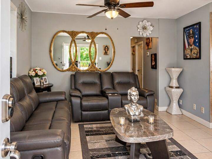 4 bedroom Single Family Residence at 4301 SW 28th Street, Hyde Park First Sec, West Park — photo 3
