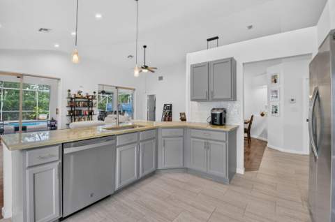 4819 Gateway Gardens Drive, Boynton Beach FL - photo 7 of 44