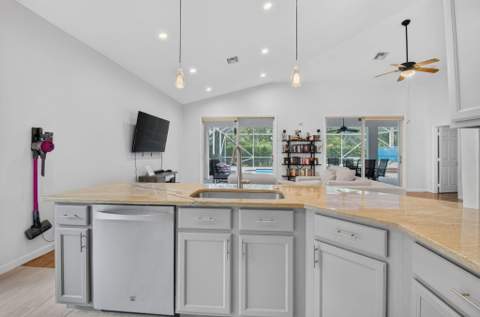 4819 Gateway Gardens Drive, Boynton Beach FL - photo 9 of 44