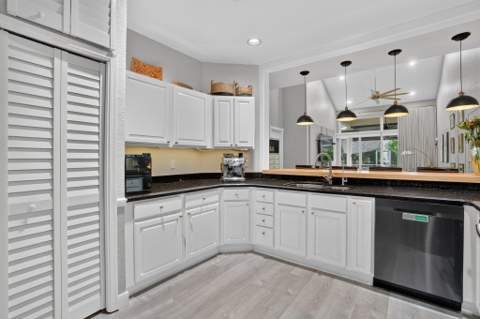457 W Palm Aire Drive, Pompano Beach FL - photo 10 of 64