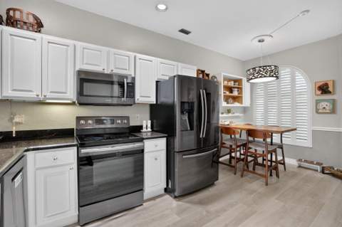 457 W Palm Aire Drive, Pompano Beach FL - photo 11 of 64