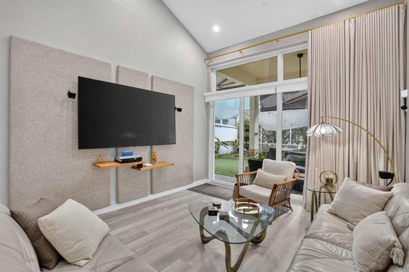 3 bedroom Townhouse at 457 W Palm Aire Drive, Palm Aire Oaks Course Estates, Pompano Beach — photo 2