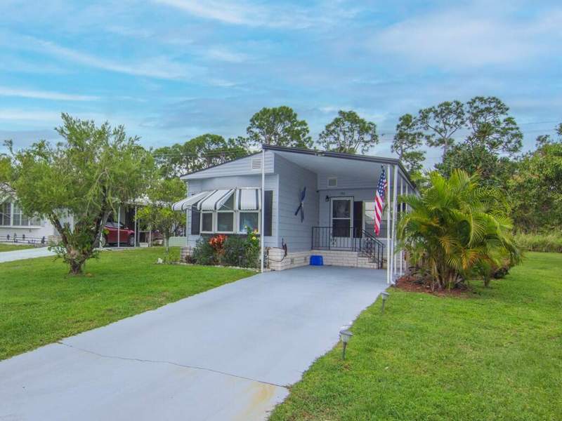 2 bedroom Manufactured Home at 196 W Caribbean, Spanish Lakes Golf Village, Port St. Lucie — photo 4