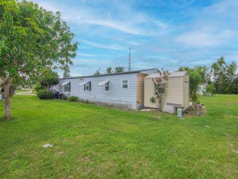 196 W Caribbean, Port St. Lucie FL - photo 11 of 35