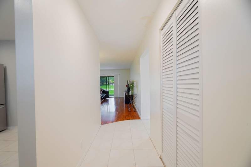 2 bedroom Condominium at 903 Worcester Lane, Covered Bridge Condo, Lake Worth — photo 2