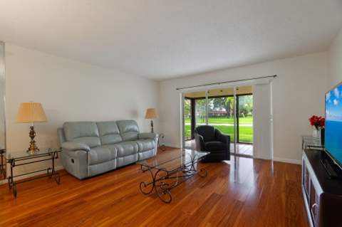 903 Worcester Lane, Lake Worth FL - photo 8 of 43