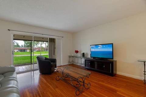 903 Worcester Lane, Lake Worth FL - photo 9 of 43
