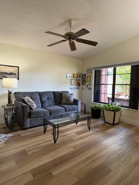 7917 SE Villa Circle, Hobe Sound FL - photo 10 of 24