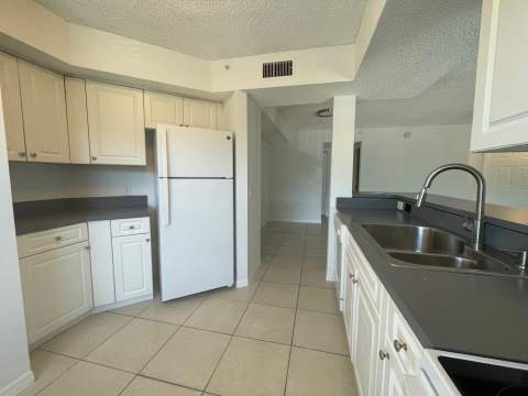 165 NW 96th Terrace #3-207, Pembroke Pines FL - photo 15 of 39