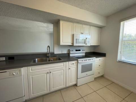 165 NW 96th Terrace #3-207, Pembroke Pines FL - photo 17 of 39