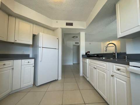 165 NW 96th Terrace #3-207, Pembroke Pines FL - photo 11 of 39