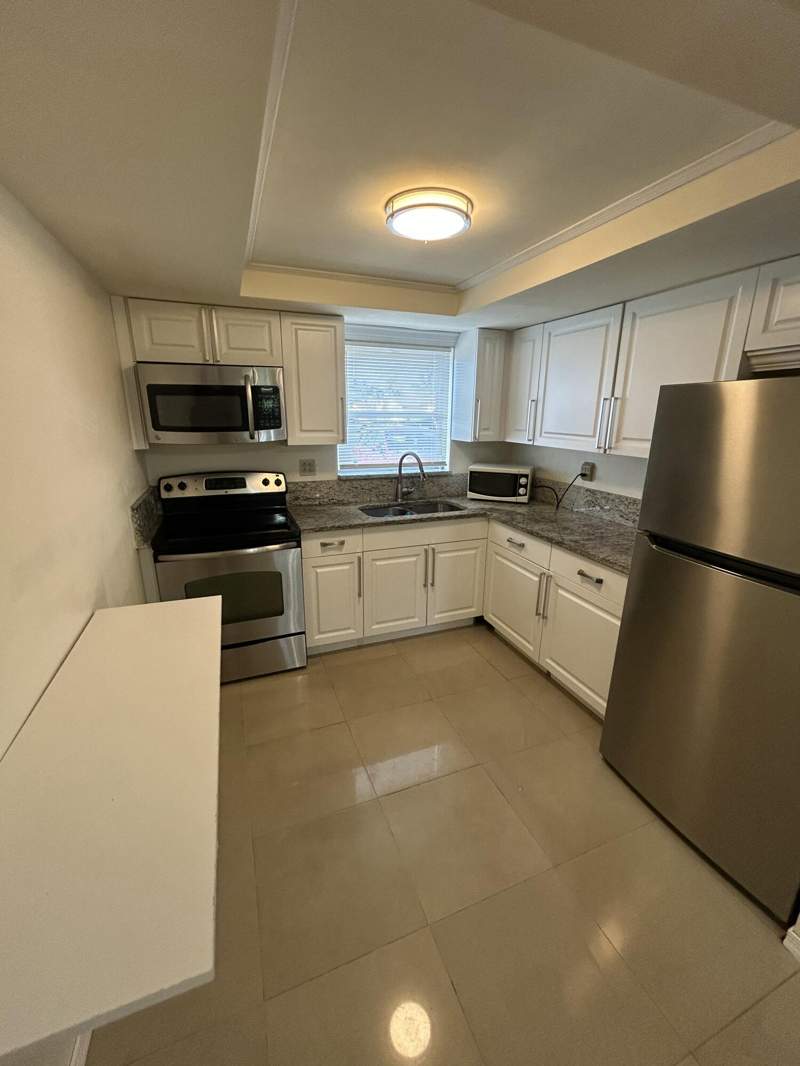 2 bedroom Villa at 2956 Crosley Drive #C, : Cresthaven Villas, West Palm Beach — photo 3