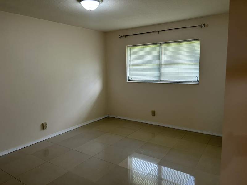 2 bedroom Villa at 2956 Crosley Drive #C, : Cresthaven Villas, West Palm Beach — photo 5