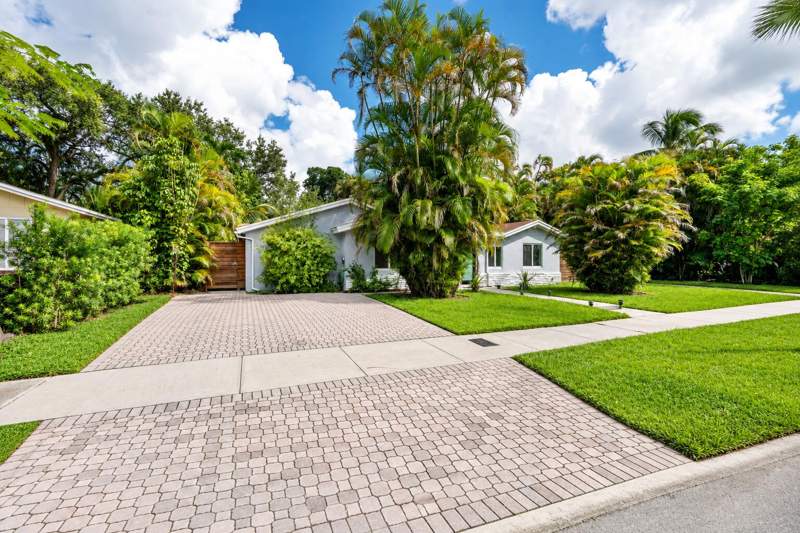 4 bedroom Single Family Residence at 1823 SW 22nd Street, Osceola Park, Fort Lauderdale — photo 2