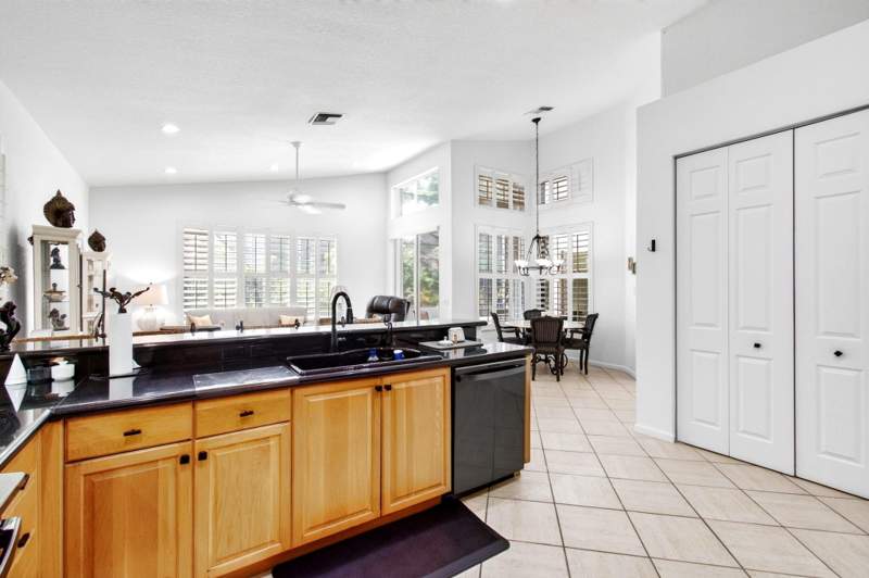 3 bedroom Single Family Residence at 11576 Puerto Boulevard, Valencia Lakes, Boynton Beach — photo 4