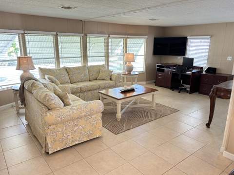 292 NW 53 Street, Deerfield Beach FL - photo 10 of 51