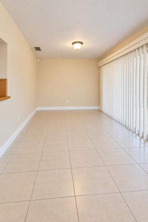 5716 NW 65th Way, Tamarac FL - photo 9 of 18