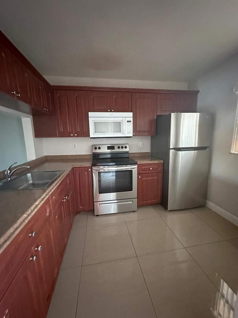 2 bedroom Condominium at 9157 NW 1st Court #203, Pine Lake Seven Condo, Pembroke Pines — photo 5