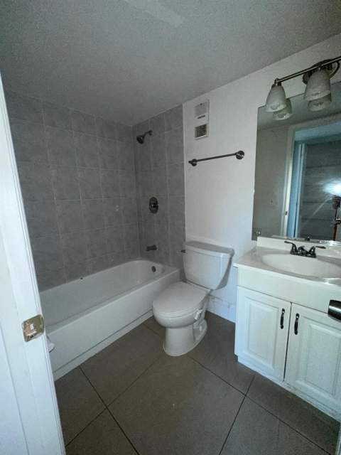 9157 NW 1st Court #203, Pembroke Pines FL - photo 12 of 24