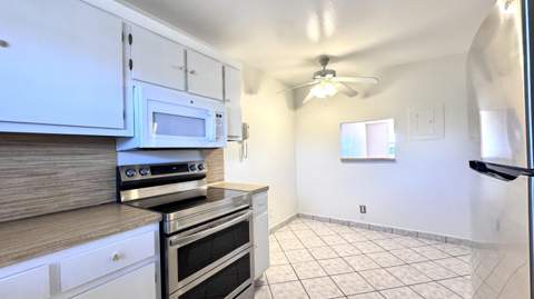 10207 Sunrise Lakes Boulevard #407, Sunrise FL - photo 9 of 35