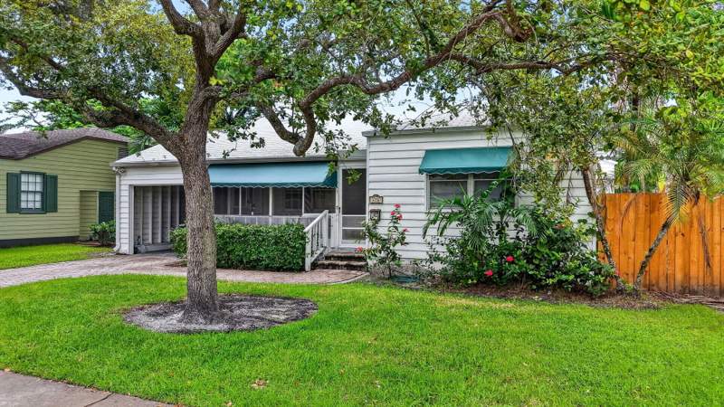 3 bedroom Single Family Residence at 416 NE 11th Avenue, Victoria Park, Fort Lauderdale — photo 2