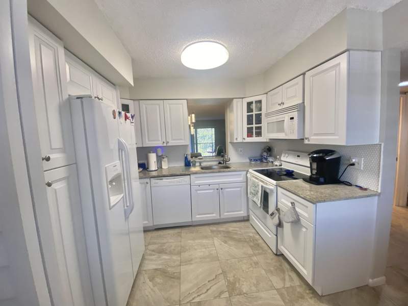 2 bedroom Condominium at 7281 Amberly Lane #404, Huntington Lakes Sec Four Condos, Delray Beach — photo 3