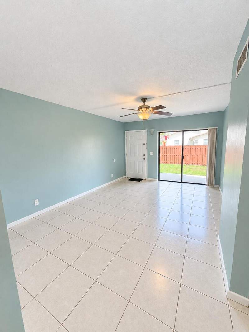 2 bedroom Condominium at 3253 NW 104th Avenue, Springs Park Condo, Coral Springs — photo 3
