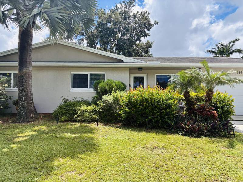 4 bedroom Single Family Residence at 3146 NW 69th Street, Palm Aire Village 2nd Section, Fort Lauderdale — photo 2