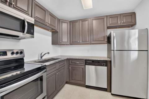 2192 NE 1st Way #104, Boynton Beach FL - photo 8 of 35