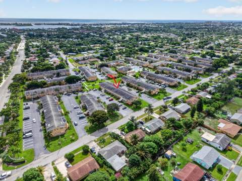 2192 NE 1st Way #104, Boynton Beach FL - photo 20 of 35