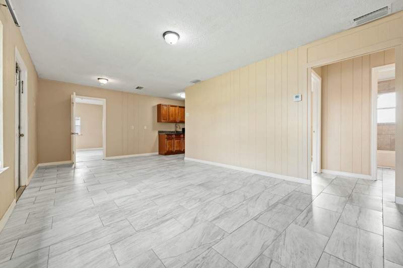 4 bedroom Single Family Residence at 816 NE 22nd Street, Sugarland Heights 3, Belle Glade — photo 4