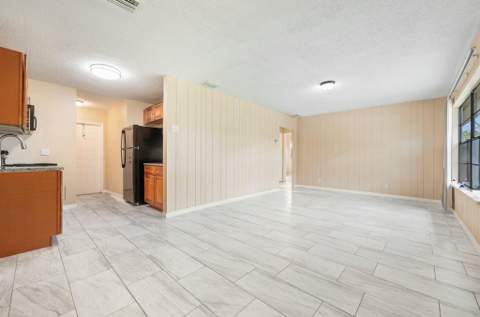 816 NE 22nd Street, Belle Glade FL - photo 6 of 23