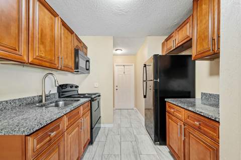 816 NE 22nd Street, Belle Glade FL - photo 7 of 23