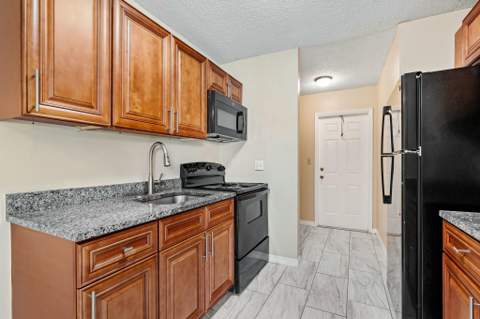 816 NE 22nd Street, Belle Glade FL - photo 8 of 23