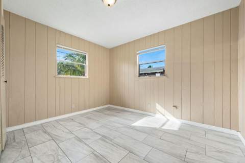 816 NE 22nd Street, Belle Glade FL - photo 13 of 23