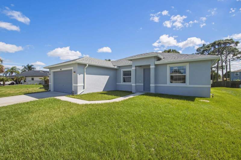 3 bedroom Single Family Residence at 1946 SW Leafy Road, Port St Lucie Section 11, Port St. Lucie — photo 2