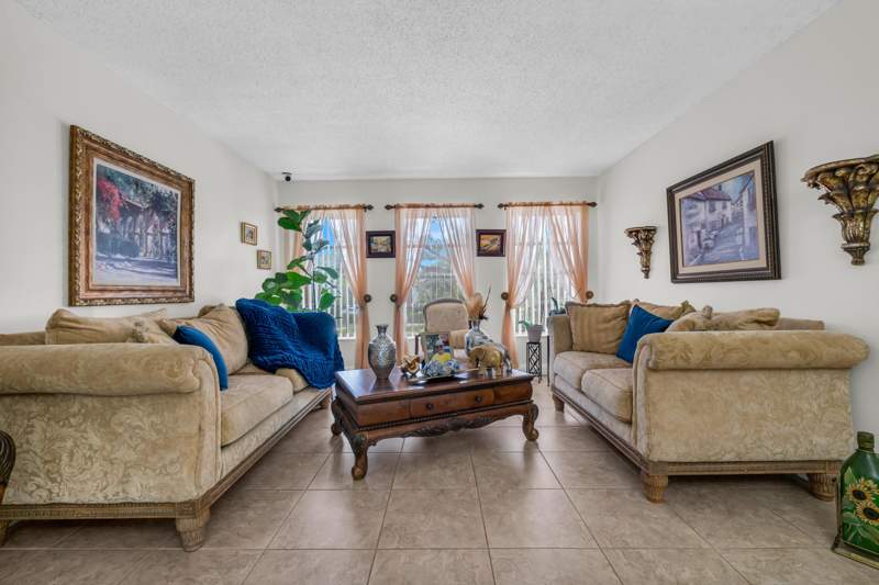 3 bedroom Condominium at 3111 Coral Springs Drive #213, Springs Colony Club Condo, Coral Springs — photo 2