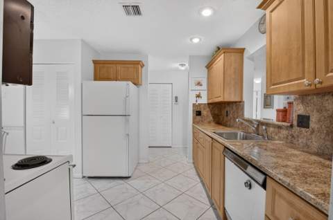14512 Bonaire Boulevard, Delray Beach FL - photo 16 of 41