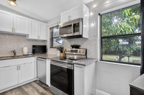 3842 Ocala Road, Lake Worth FL - photo 8 of 27
