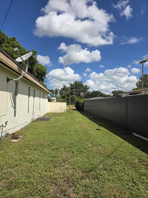 6840 SW 16th Street, Pembroke Pines FL - photo 8 of 33