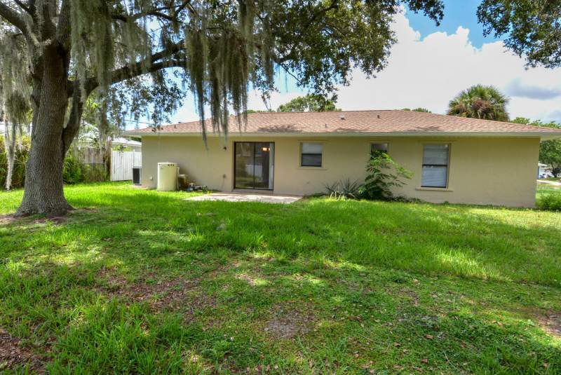2 bedroom Single Family Residence at 7904 Citrus Park Boulevard, Lakewood Park Unit 7, Fort Pierce — photo 5