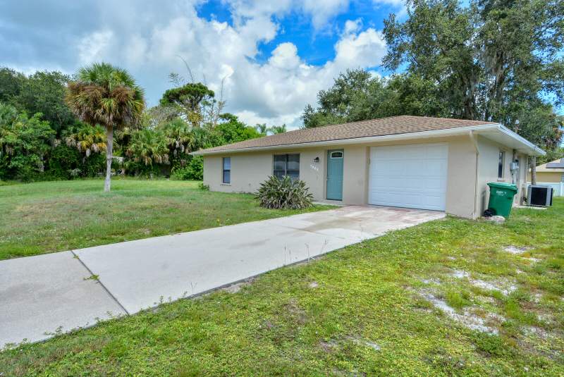 2 bedroom Single Family Residence at 7904 Citrus Park Boulevard, Lakewood Park Unit 7, Fort Pierce — photo 4