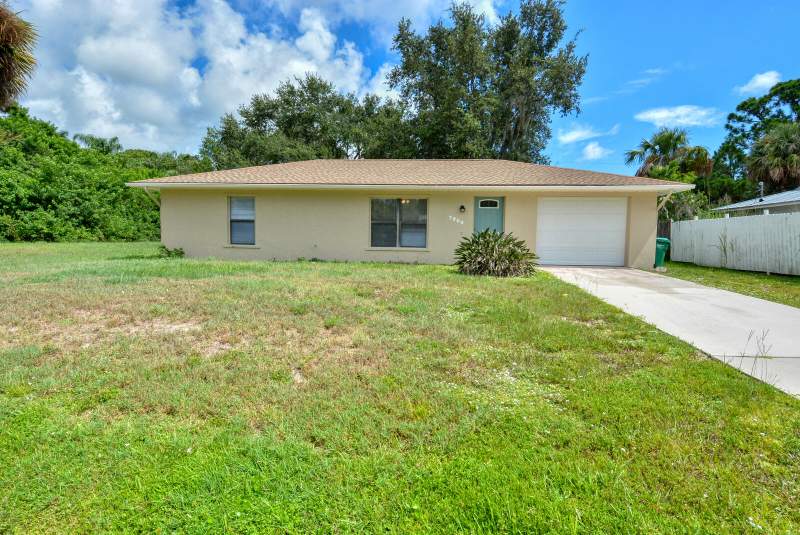 2 bedroom Single Family Residence at 7904 Citrus Park Boulevard, Lakewood Park Unit 7, Fort Pierce — photo 2