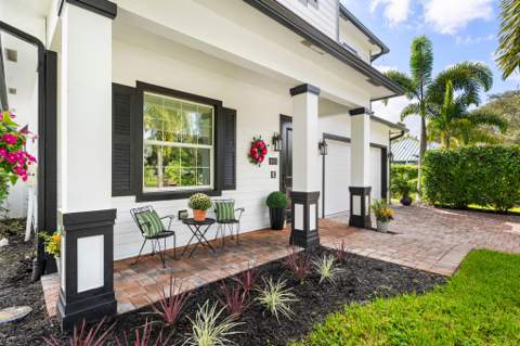 405 SE Coconut Avenue, Stuart FL - photo 7 of 47